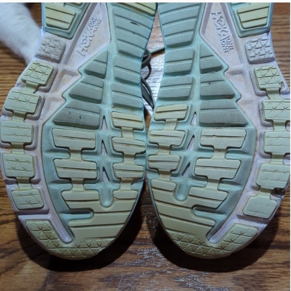 Women’s Gaviota 3 size 9B running shoes (green and blue) - Picture 7 of 7